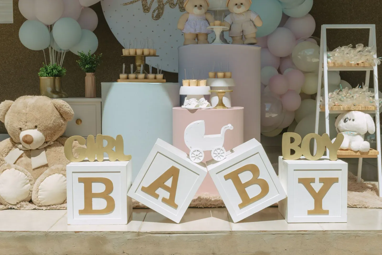 Een babyshower organiseren: zo maak je er een geslaagd feest van